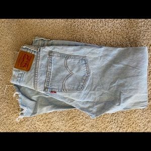 Levi’s Wedgie Jeans- Light Wash